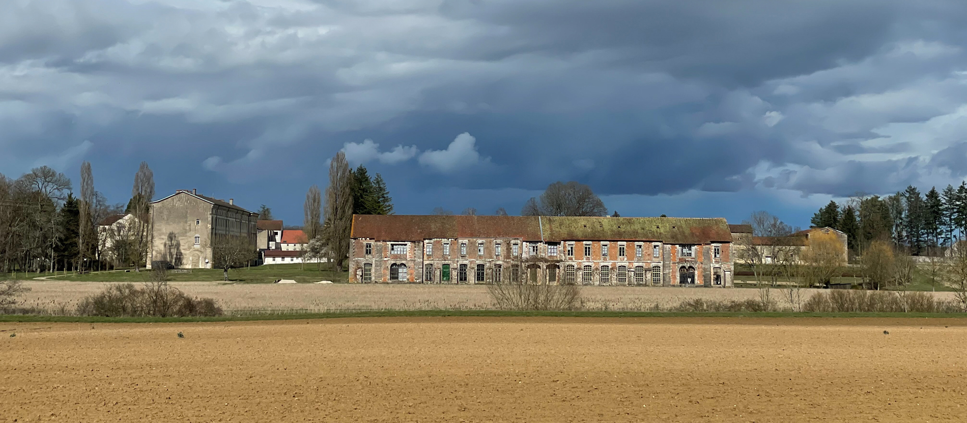 Ruine des Zisterzienserklosters Citeaux