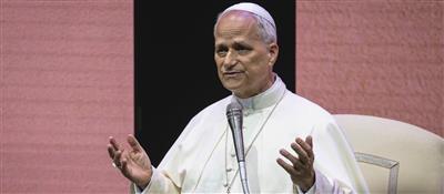 Papst Leo XIV. spricht bei einem Priestertreffen