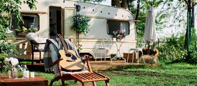 Balkonien und Terrassien: So kommt zuhause Urlaubsfeeling auf